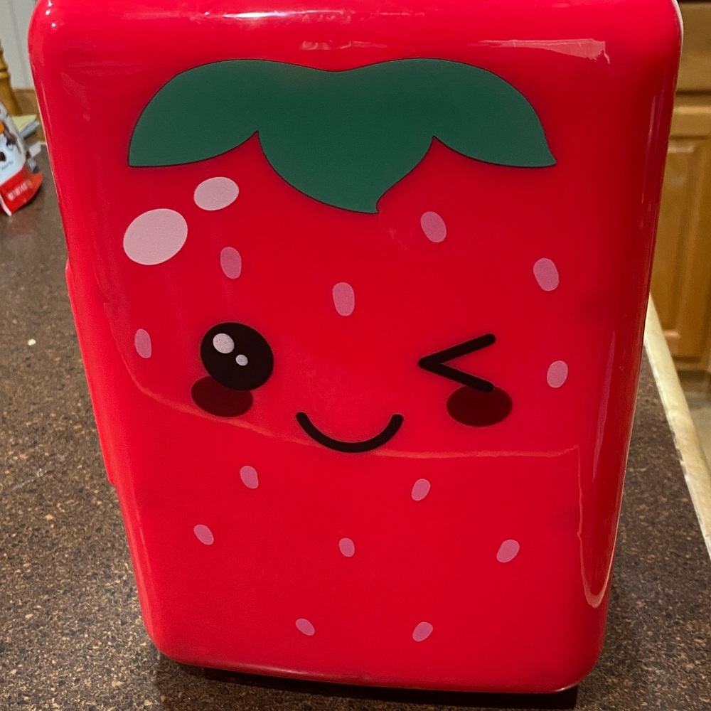 EUC Orbit innovations Cute Red Strawberry beauty Mini Fridge